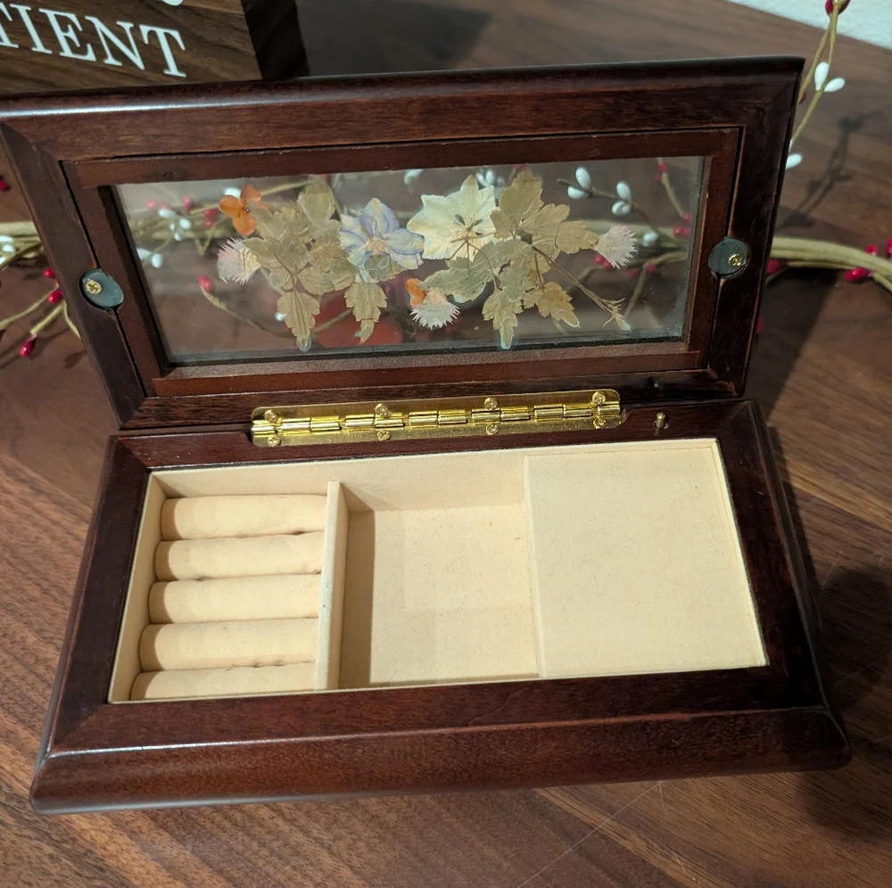 Vintage Wooden Musical‎ Jewelry Box Glass Lid with Pressed Flowers Taiwan